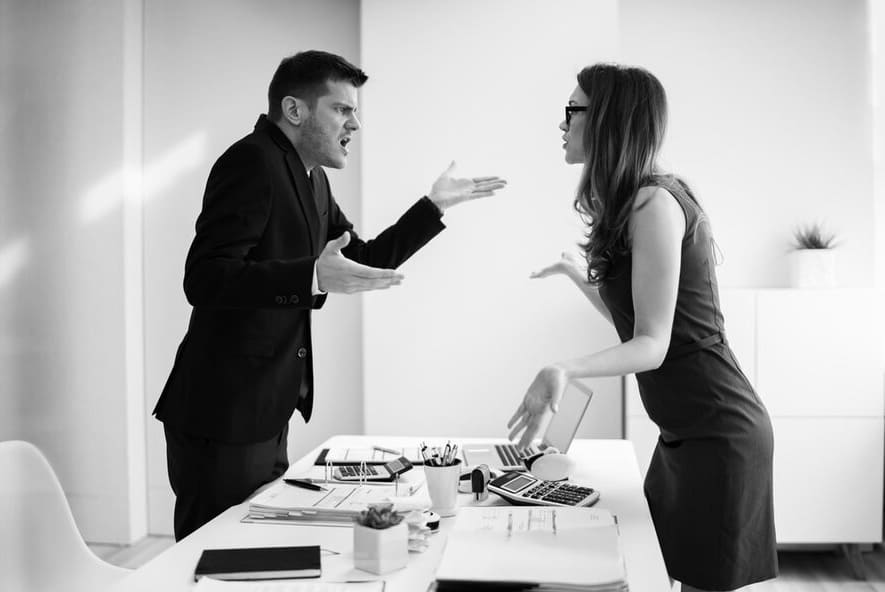 Conflit employeur, conflit au travail Conflit au travail avec Deeler AI